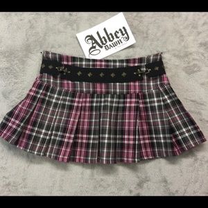 ISO!! I am in search of these Abbey Dawn skirts